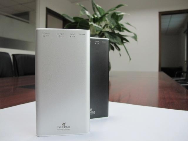 سیاه سفید 5V موبایل منبع تغذیه / 7000MAH بانک قدرت قابل حمل